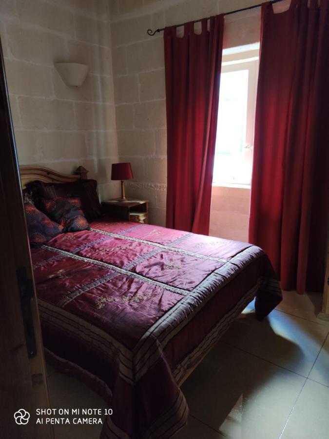 Seafront Two Bedroomed Apartment In Marsalforn מראה חיצוני תמונה